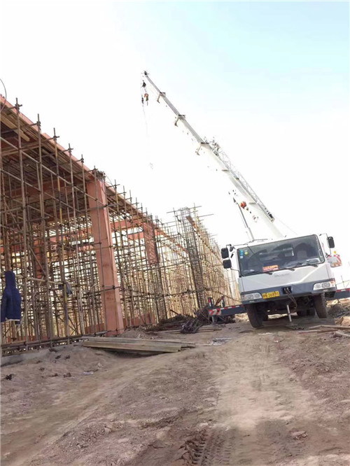 云梦县吊车作业的安全注意事项有哪些？